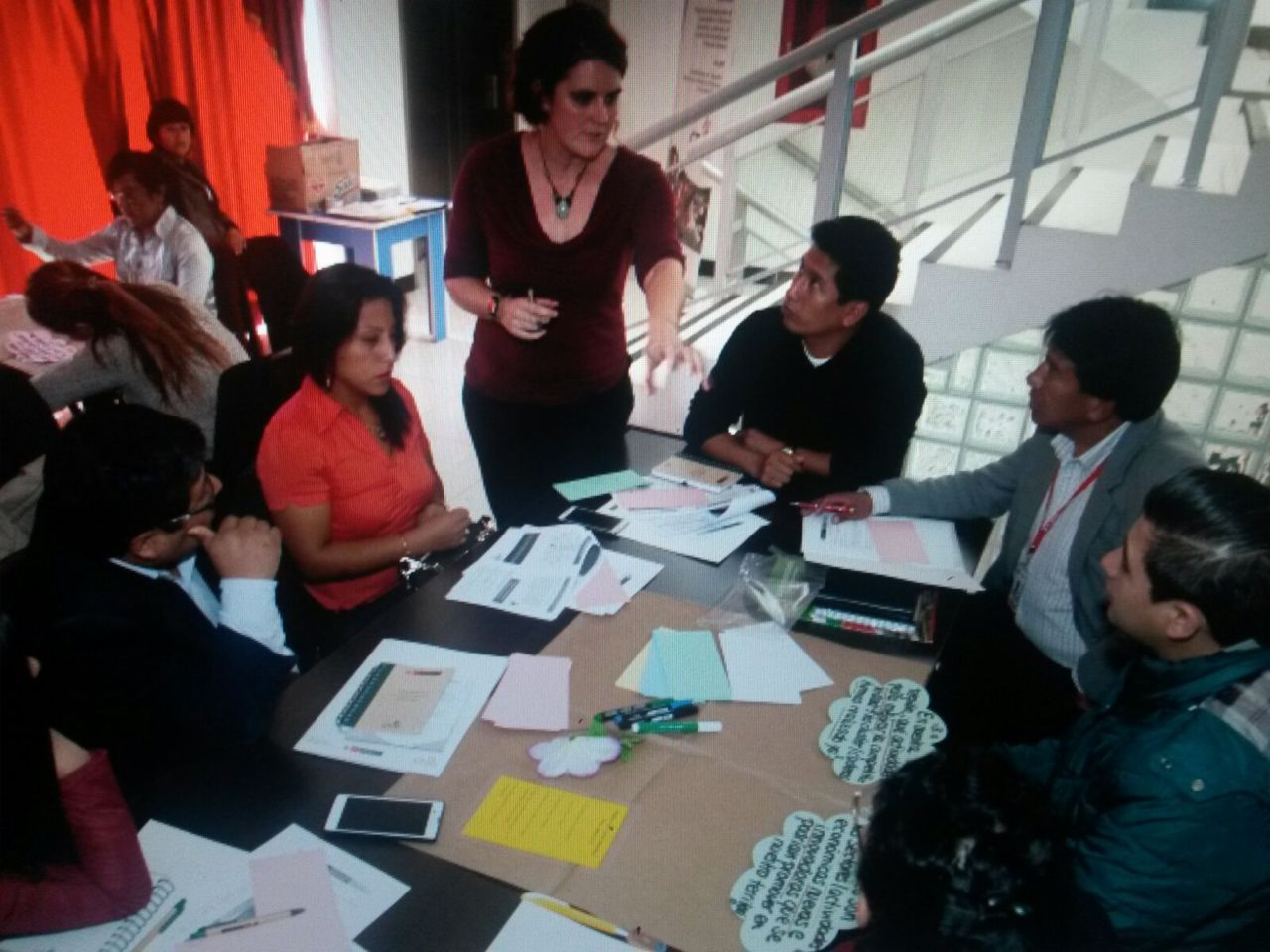 Trabajo grupal en el Café DEL